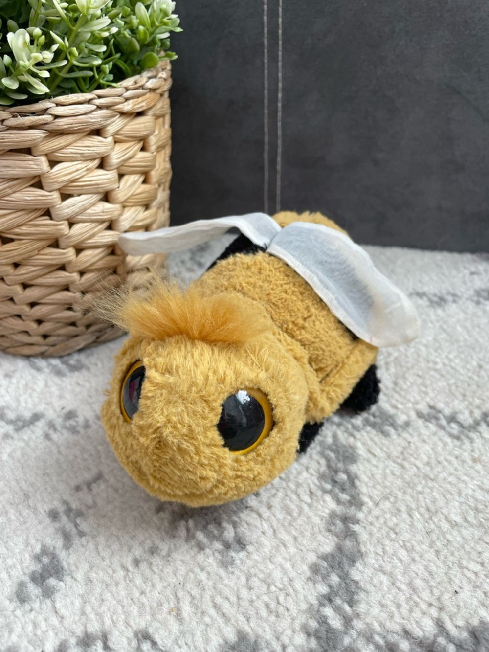 JELLYCAT Retired Rare Frizzles Bee Stuffed Plush Toy